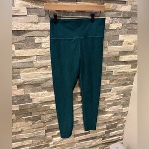 Vuori Clean Elevation Leggings - Heathered Teal - Medium **Tiny Hole